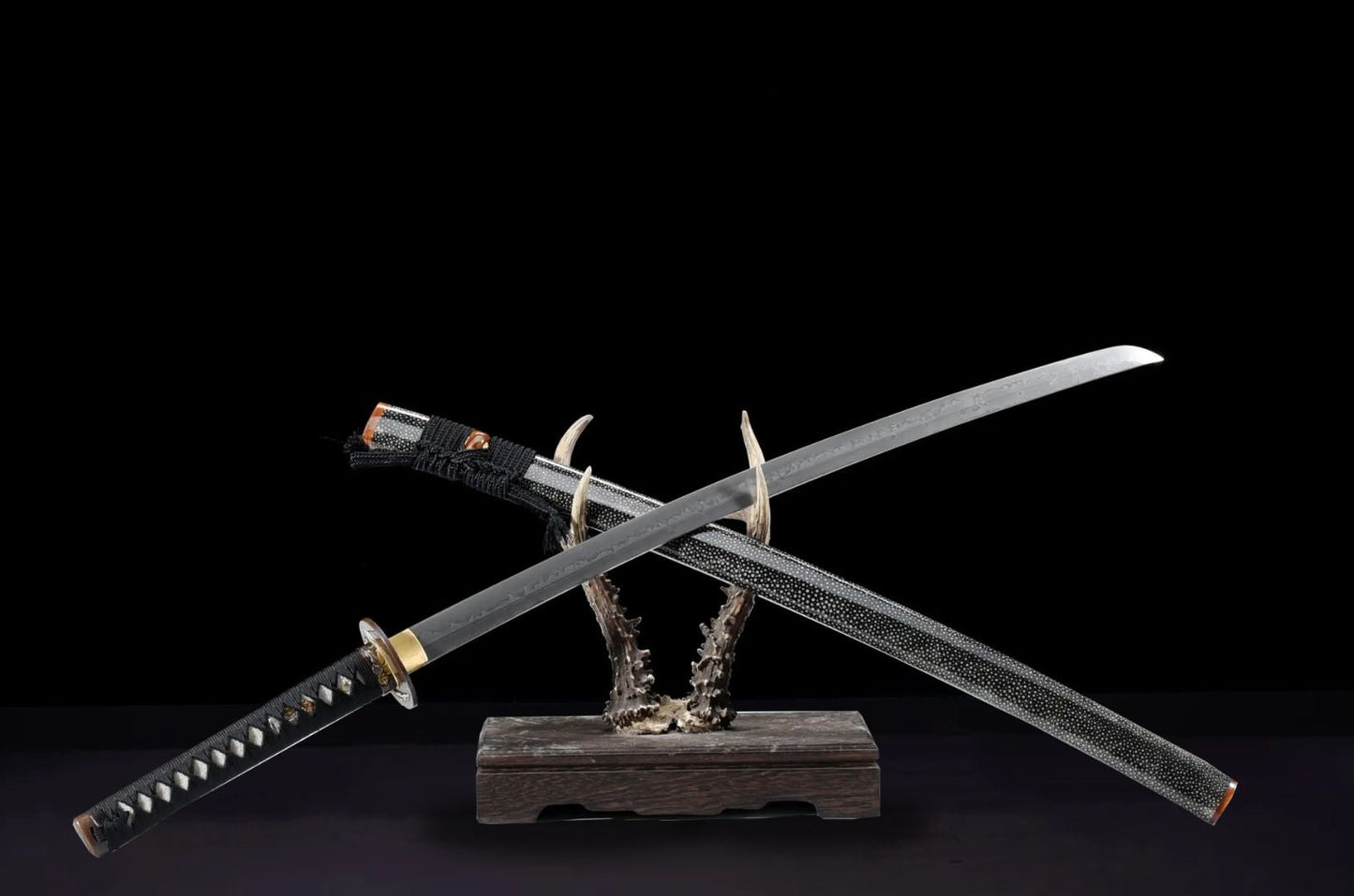 Katana Furano (T10 Steel & Genuine “Flame” Hamon)