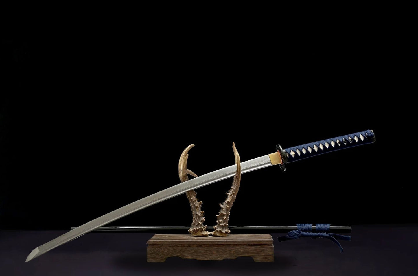 Sakura Katana (Damascus Steel & Genuine Ray Skin)