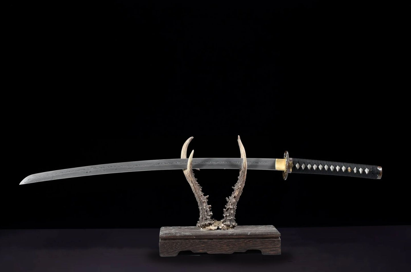 Katana Furano (T10 Steel & Genuine “Flame” Hamon)