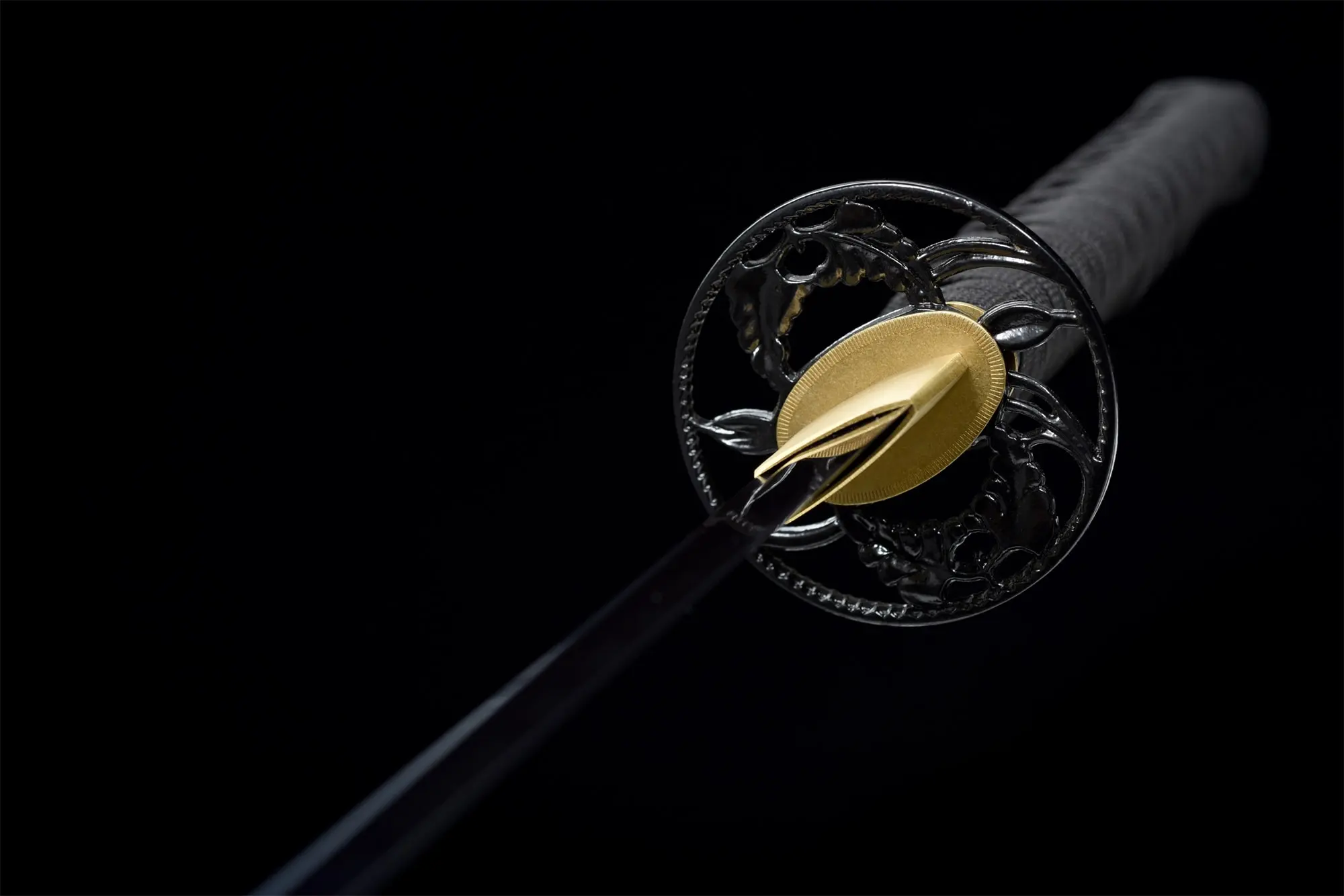 Abyss Katana (1095 Carbon Steel with Genuine Hamon) - Image 4