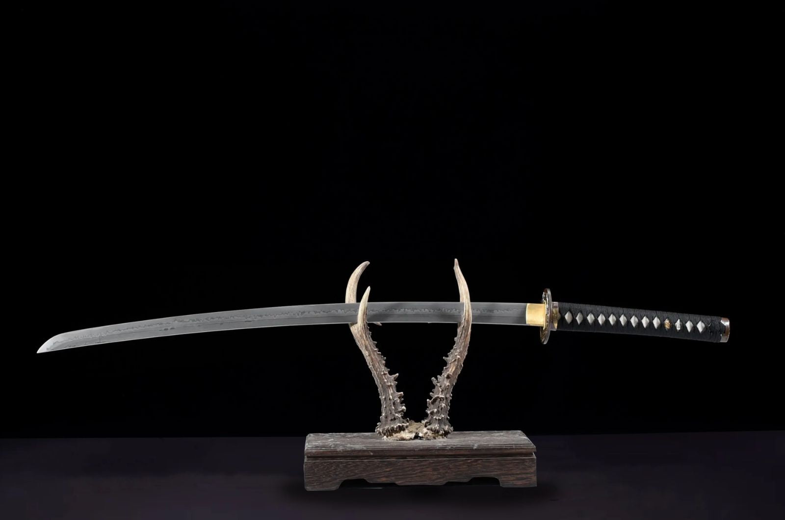 Katana Furano (T10 Steel & Genuine “Flame” Hamon) - Image 15